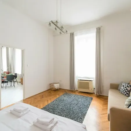 Oasis - Kazinczy I Appartamento Budapest